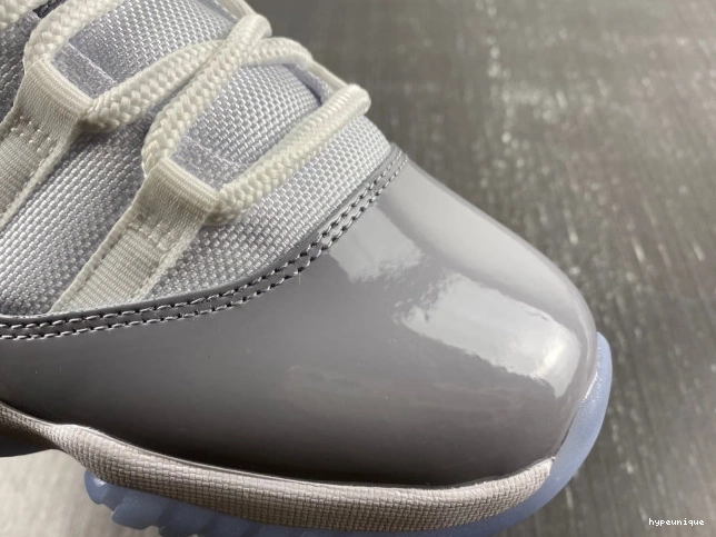 HYPE Low 11 AV2187-140 Cement Air Grey Jordan 0726